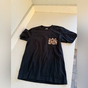 Uniqlo x Fender Black Pocket T-Shirt Guitar Pick Print Size XS